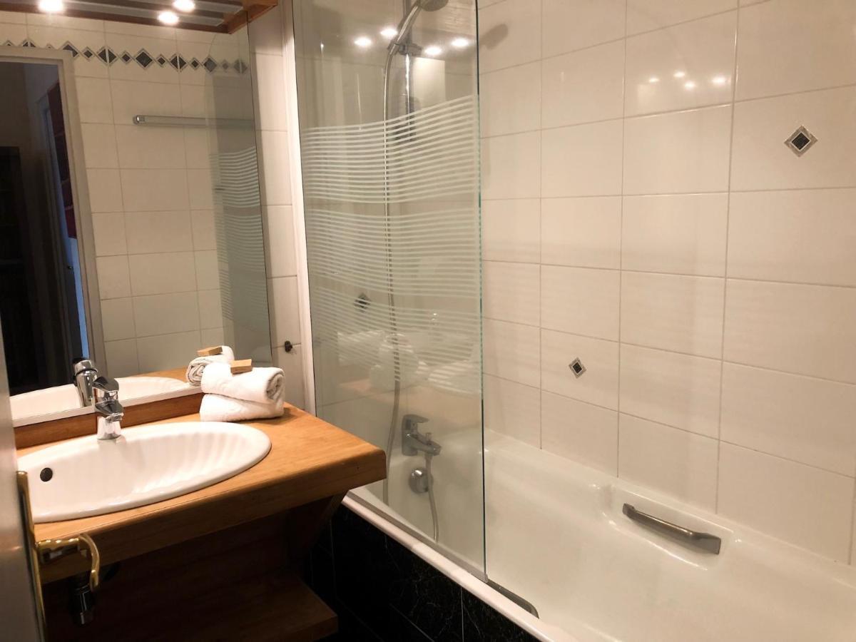 Family Room,926567533:JPEG